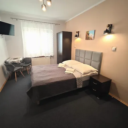 Leniwy Motyl בית הארחה 3*