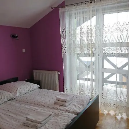 Leniwy Motyl Pensión 3*